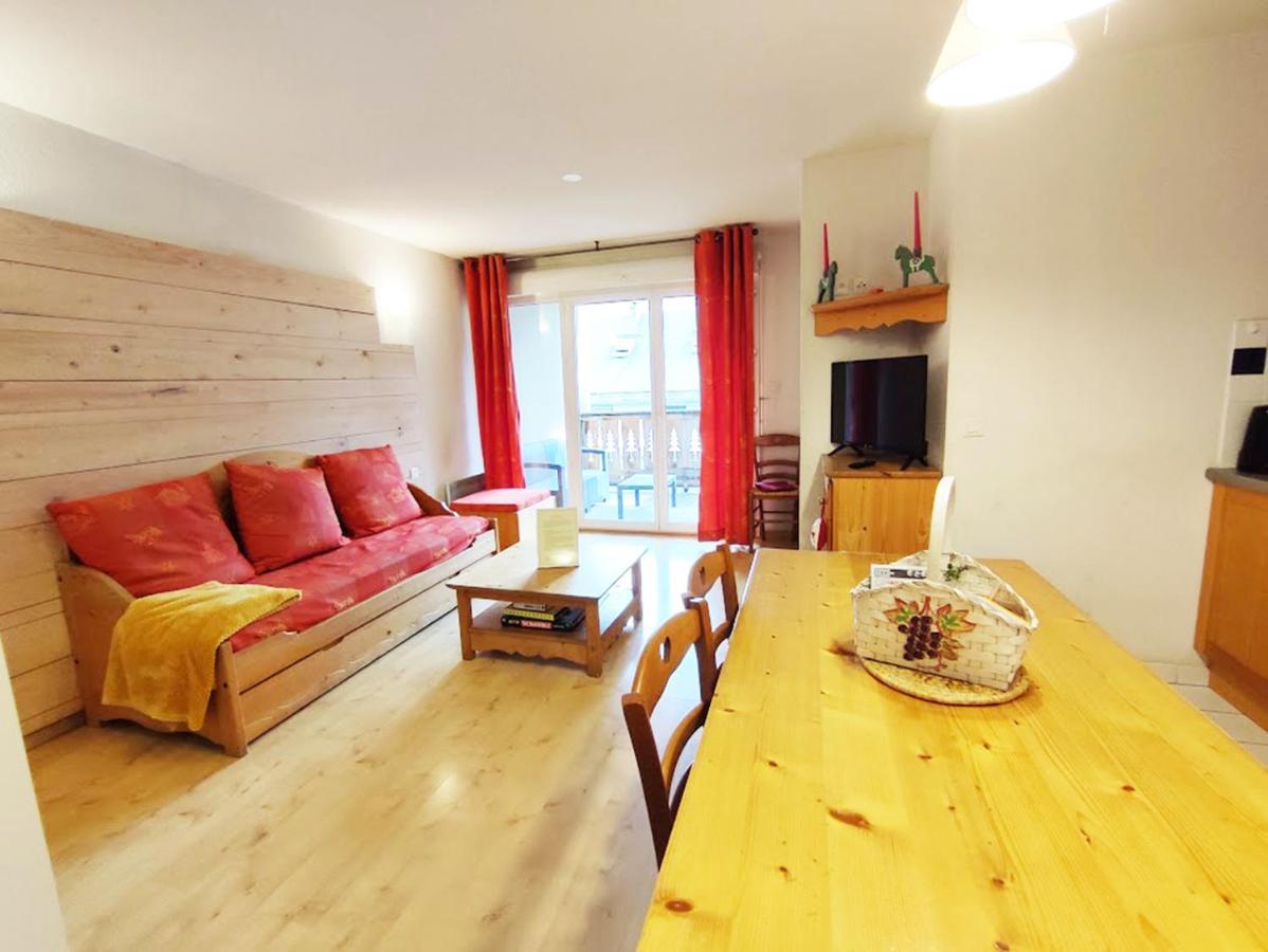 Le 102, T3 vue montagne, piscine, sauna, parking Bagnères-de-Luchon Esterno foto