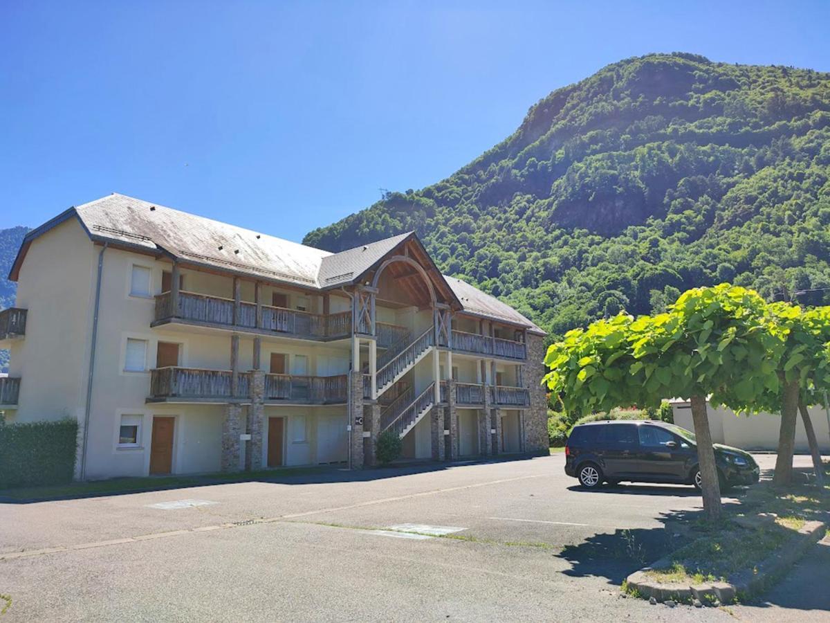 Le 102, T3 vue montagne, piscine, sauna, parking Bagnères-de-Luchon Esterno foto