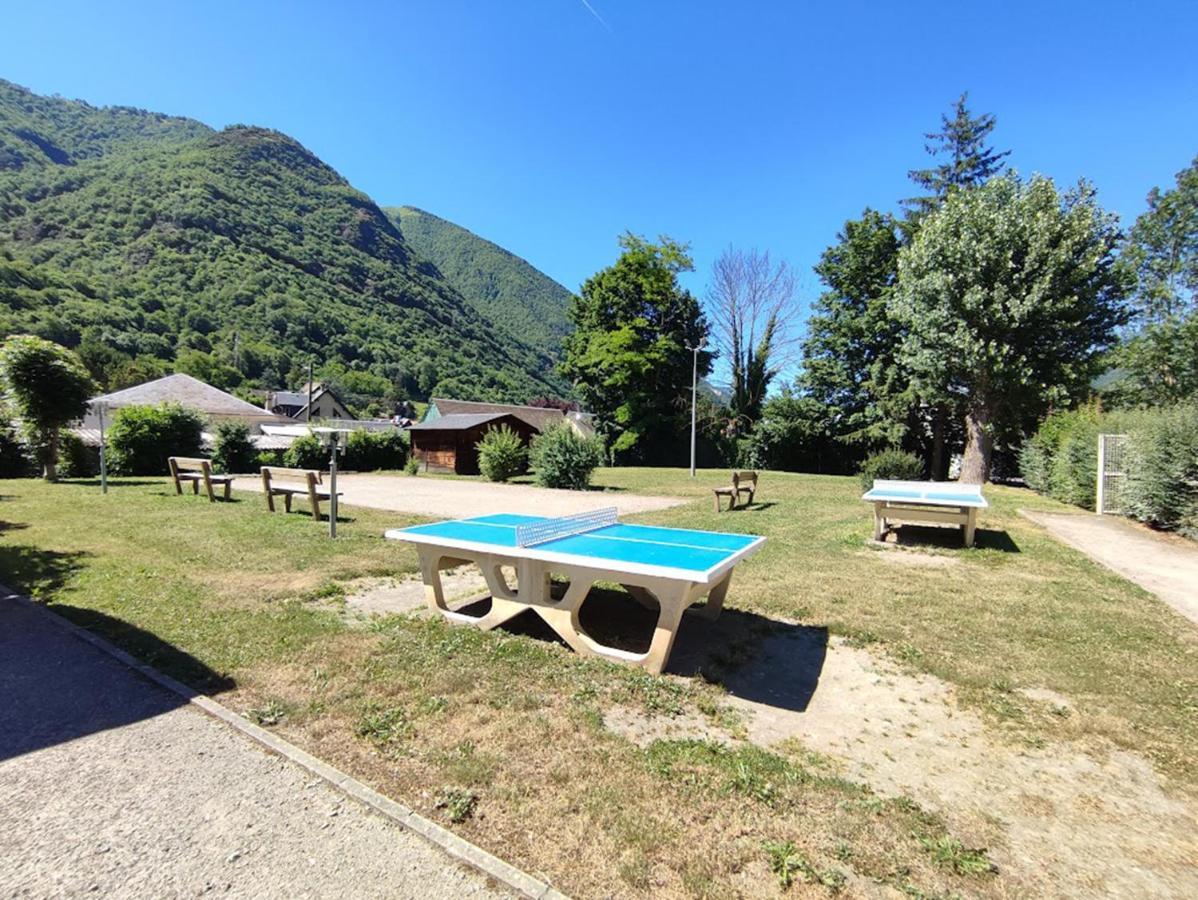 Le 102, T3 vue montagne, piscine, sauna, parking Bagnères-de-Luchon Esterno foto