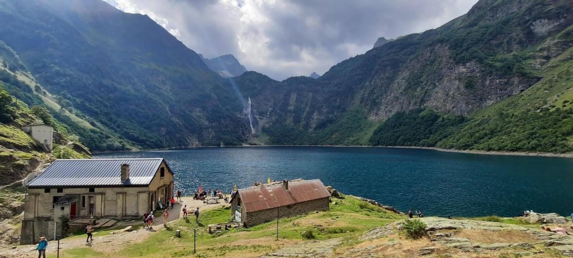 Le 102, T3 vue montagne, piscine, sauna, parking Bagnères-de-Luchon Esterno foto