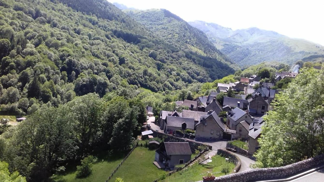 Le 102, T3 vue montagne, piscine, sauna, parking Bagnères-de-Luchon Esterno foto