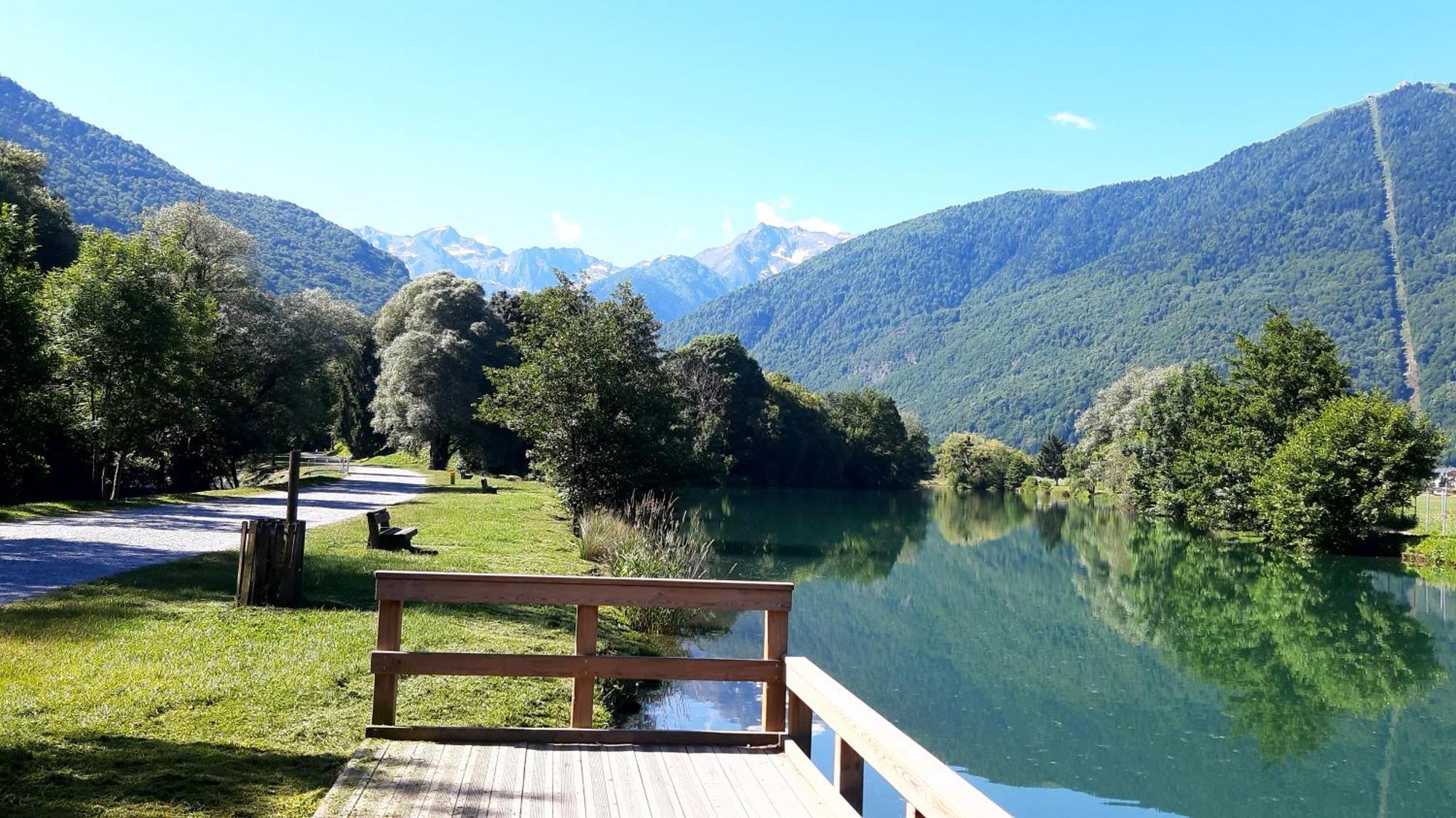 Le 102, T3 vue montagne, piscine, sauna, parking Bagnères-de-Luchon Esterno foto